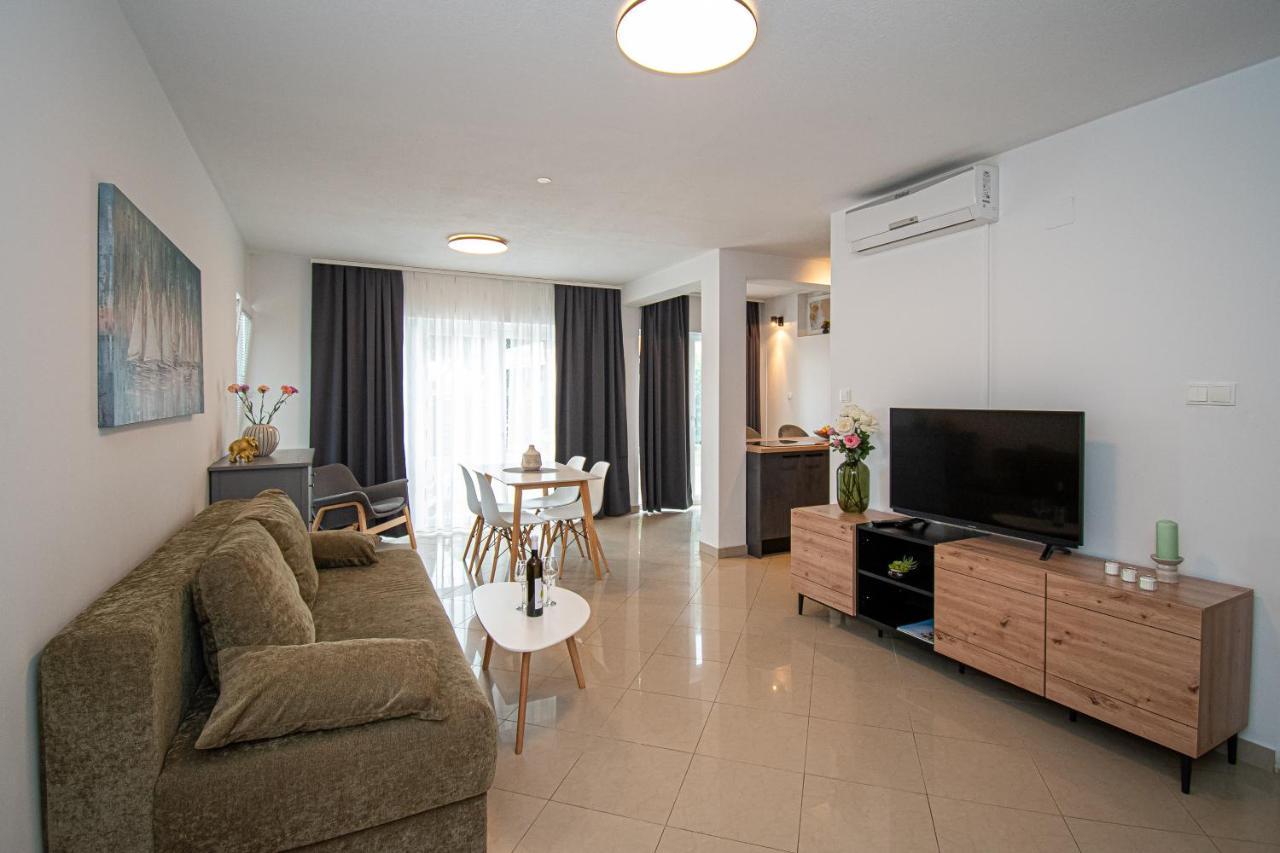 Beachfront Apartments Gabine Kaštela Exteriör bild