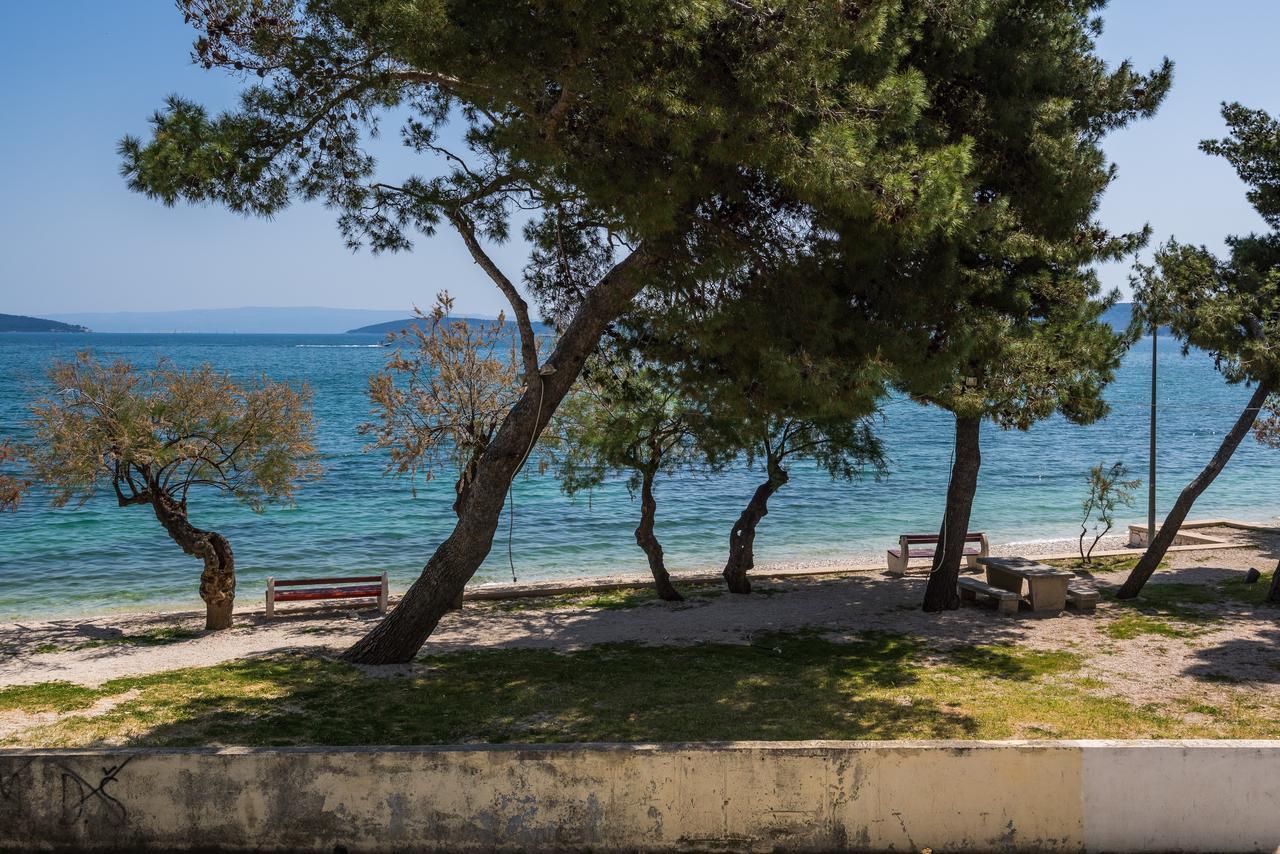 Beachfront Apartments Gabine Kaštela Exteriör bild