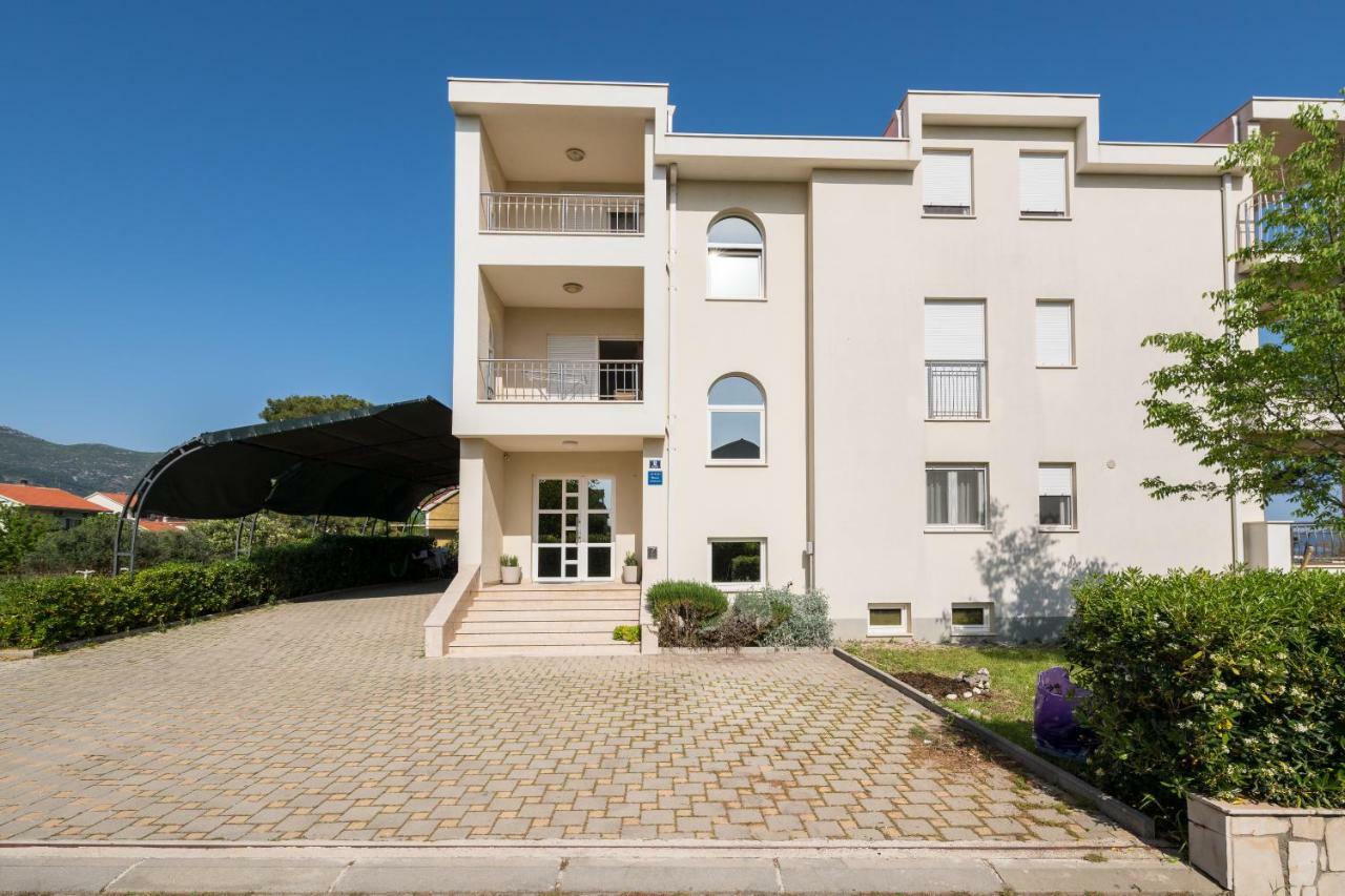 Beachfront Apartments Gabine Kaštela Exteriör bild